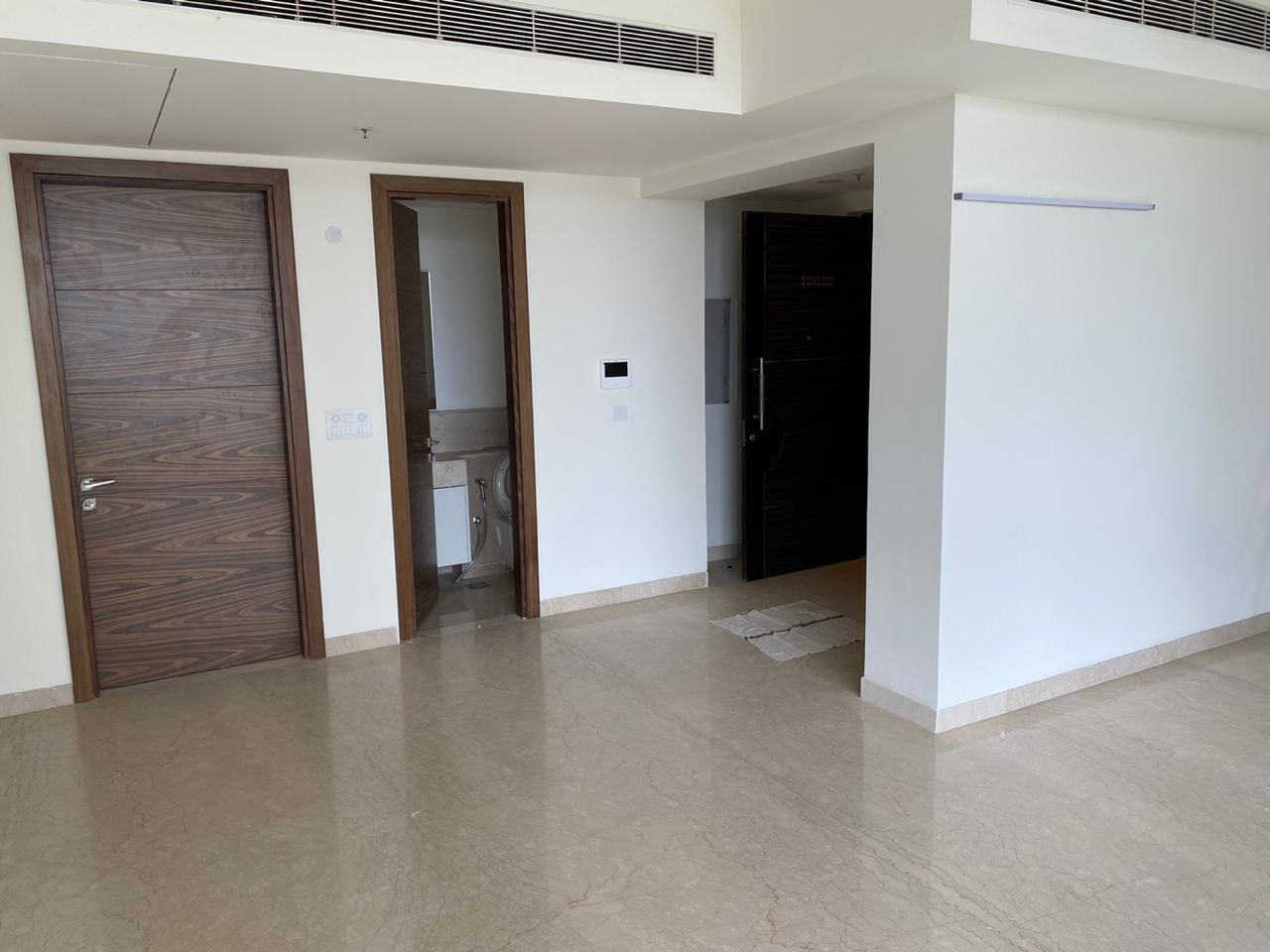 3 BHK + Servant Room 1950 Sq.Ft. Apartment in Emaar The Palm Drive-The Premier Terraces