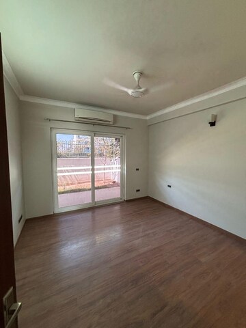 Room in 3 BHK Apartment at Emaar The Palm Drive-The Premier Terraces, Sector 66 – for Rent