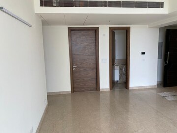 Room in 3 BHK Apartment at Emaar The Palm Drive-The Premier Terraces, Sector 66 – for Rent