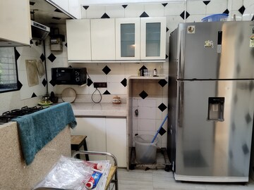 Team Area in 2 BHK Apartment at Garden Colony, Mahim – for Rent