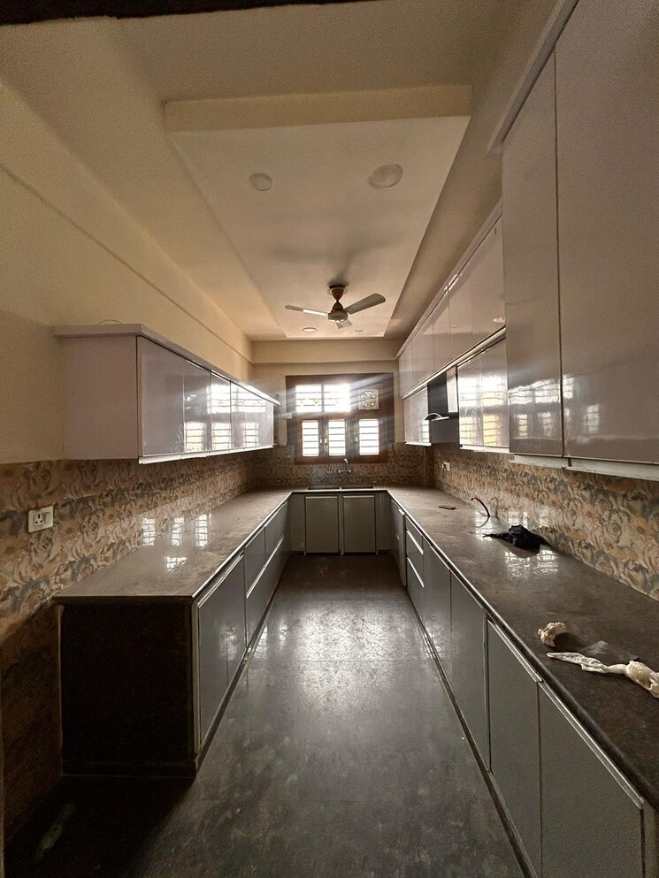 Kitchen, sector 55 3.5 Bedroom 2400 Sq.Ft. Builder Floor In Sector 55 Gurgaon 8954785