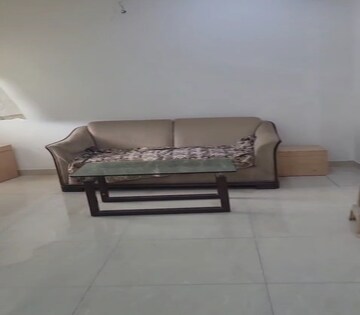 Living Room in 3.5 BHK Apartment at Dadar East – for Rent