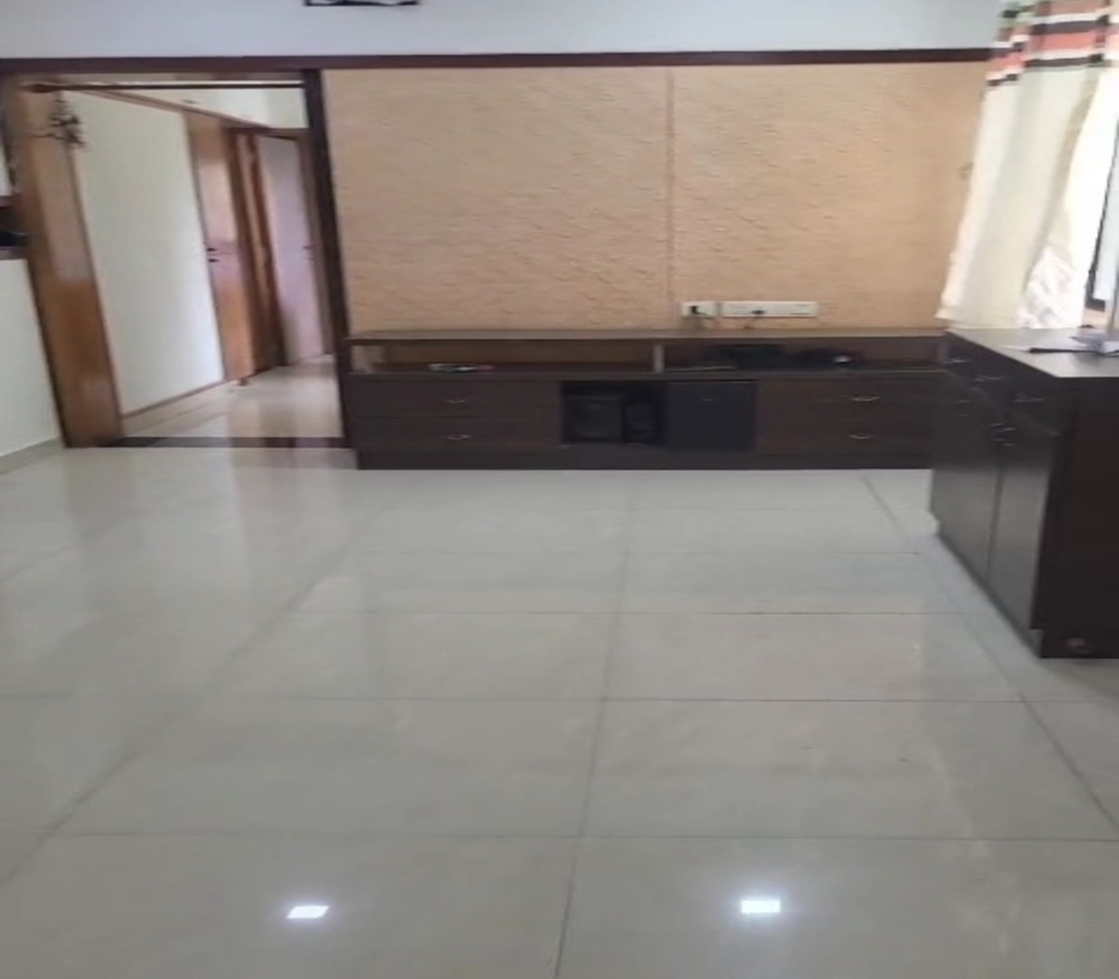3.5 BHK Apartment For Rent in Dadar