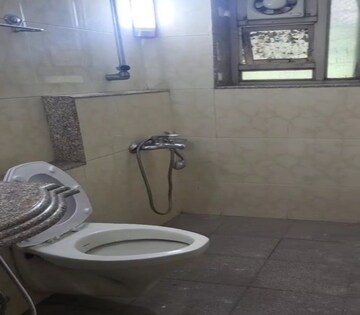 Bathroom in 3.5 BHK Apartment at Dadar East – for Rent