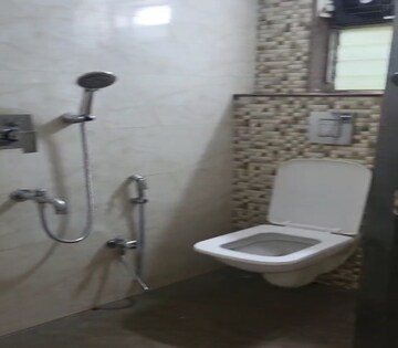 Bathroom in 3.5 BHK Apartment at Dadar East – for Rent