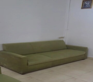 Living Room in 1 BHK Apartment at Dadar East – for Rent