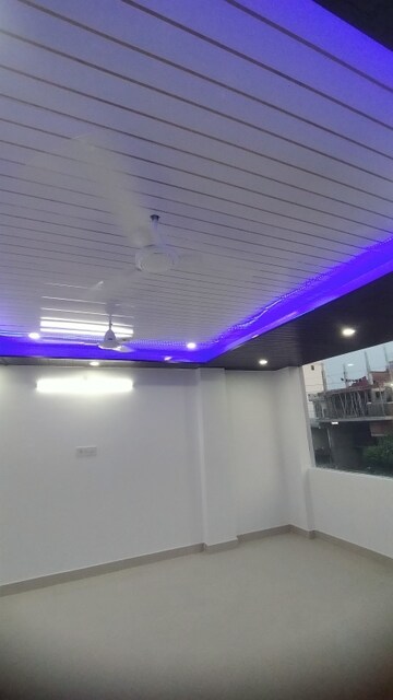  Showroom For Rent in Gomti Nagar
