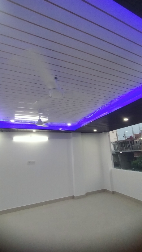 Showroom For Rent in Showroom For Rent