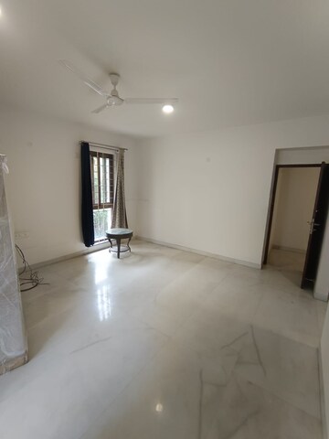 Room in 4 BHK Apartment at Vasanth Nagar – for Rent