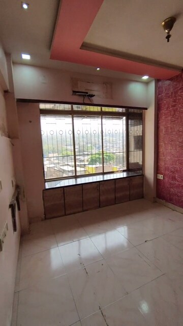 Room in 1 BHK Apartment at Lokhandwala – for Rent