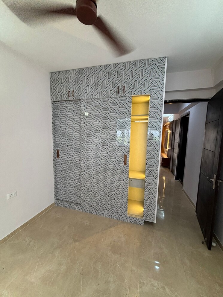 Living Room, signature-global-park-4-and-5 3 Bedroom 1120 Sq.Ft. Apartment In Sohna Sector 36 Gurgaon 8954930