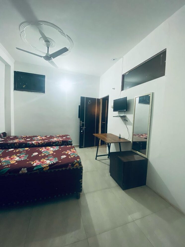 Bedroom, sector 40 Pg For Girls In Sector 40 8954944