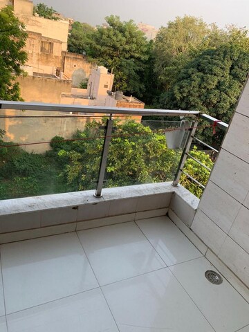 Balcony in  Pg at Sector 40 – for Rent