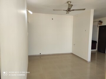 Room in 2 BHK Apartment at Shivtara Garden Apartment, Kothrud – for Rent