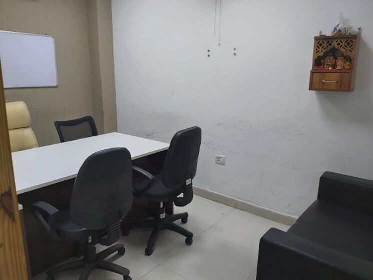 Team Area, sector 63 Commercial Office Space 600 Sq.Ft. In Sector 63 Noida 8954948