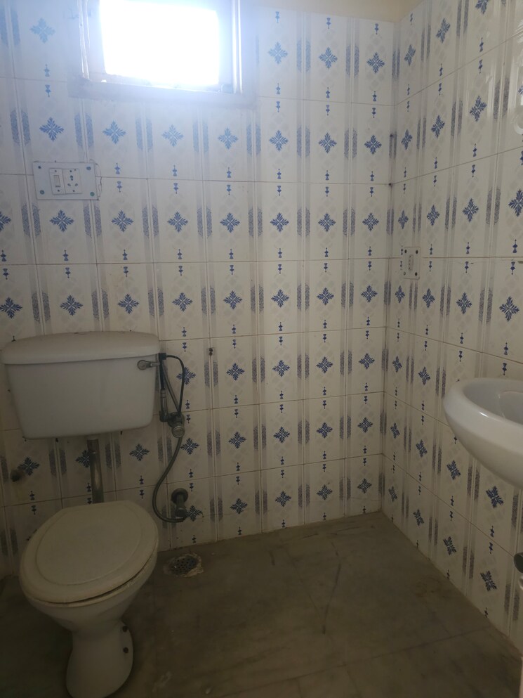 Bathroom, sector 22 dwarka 3 Bedroom 1800 Sq.Ft. Apartment In Sector 22 Dwarka Delhi 8954984