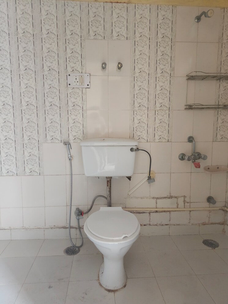 Bathroom, sector 22 dwarka 3 Bedroom 1800 Sq.Ft. Apartment In Sector 22 Dwarka Delhi 8954984