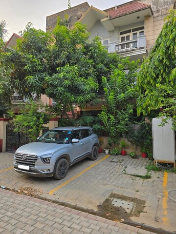 Parking in 3 BHK Apartment at Today Princeton Floors, Sector 51 – for Rent