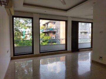 Room in 3 BHK Builder Floor at Defence Colony – for Rent