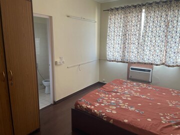 Bedroom in 3 BHK Builder Floor at DLF Ridgewood Estate, Dlf Phase iv – for Rent