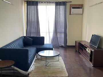 Living Room in 3 BHK Builder Floor at DLF Ridgewood Estate, Dlf Phase iv – for Rent