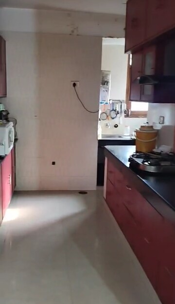 Kitchen in 2.5 BHK Apartment at Vasant Apartment Mayur Vihar, Mayur Vihar 1 – for Rent