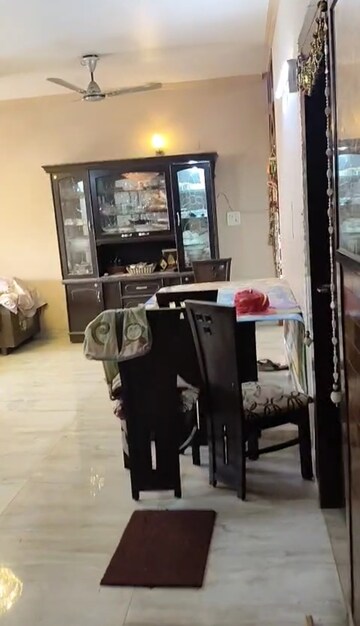 Living Room in 2.5 BHK Apartment at Vasant Apartment Mayur Vihar, Mayur Vihar 1 – for Rent