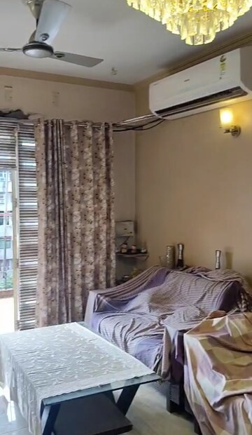 Living Room in 2.5 BHK Apartment at Vasant Apartment Mayur Vihar, Mayur Vihar 1 – for Rent