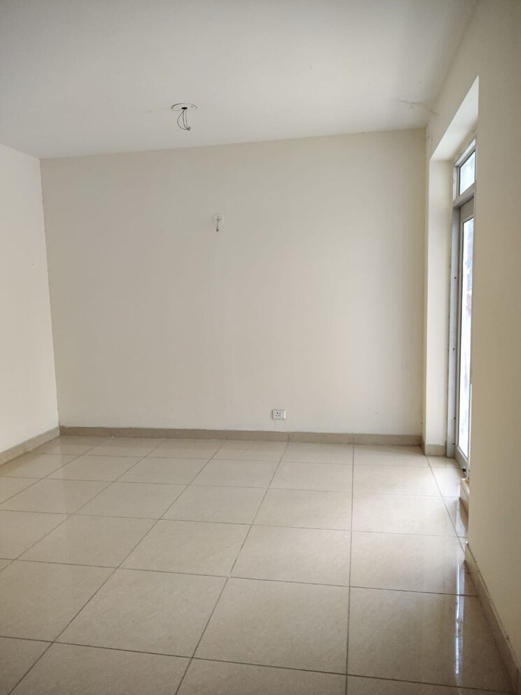 Room, sector 22 dwarka 3 Bedroom 1800 Sq.Ft. Apartment In Sector 22 Dwarka Delhi 8955019