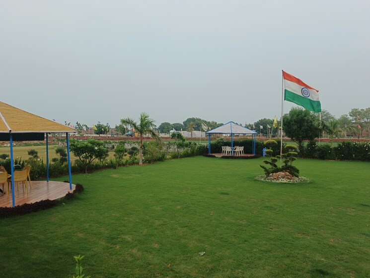 Garden, tappal  200 Sq.Yd. Plot In Tappal Aligarh 8955023