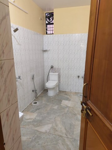 Bathroom in 3 BHK Independent House at Gomti Nagar – for Rent