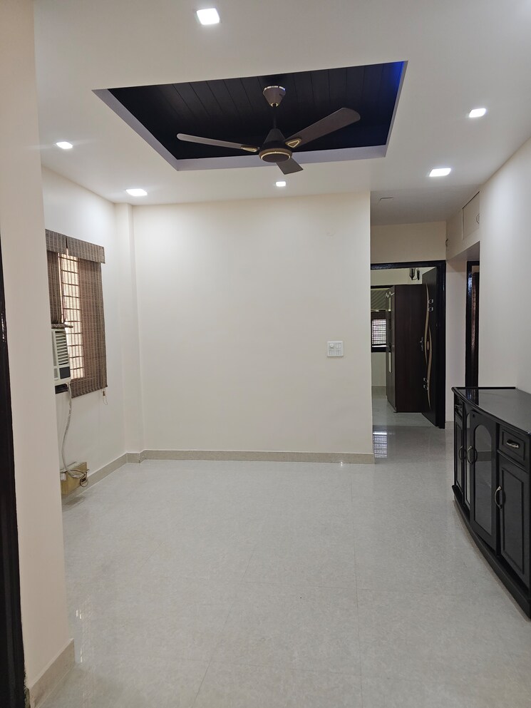 undefined, sector 10 dwarka 3 Bedroom 1500 Sq.Ft. Apartment In Sector 10 Dwarka Delhi 8955054