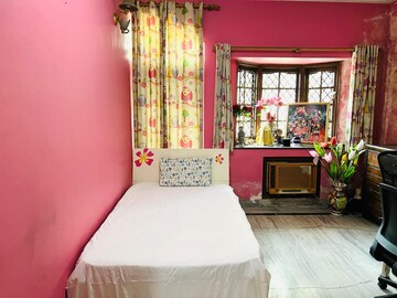 Bedroom in 5 BHK Villa at Sector 30 – for Sale