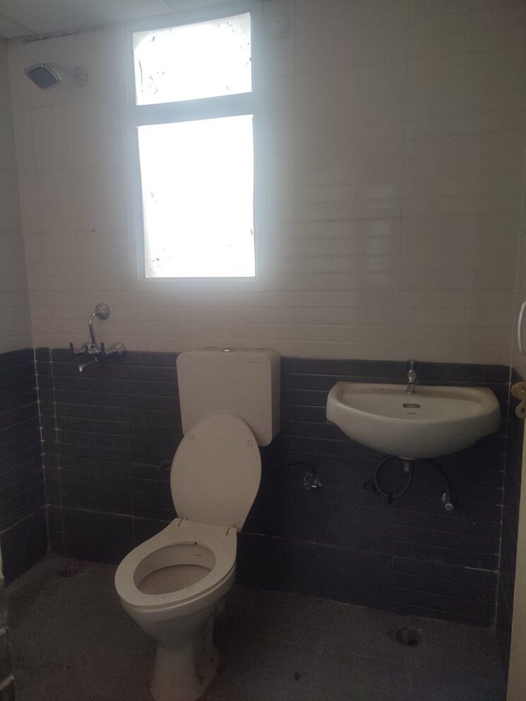 Bathroom, gls-avenue-51 1 Bedroom 450 Sq.Ft. Apartment In Sector 92 Gurgaon 8955085