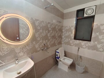 Bathroom in 1 BHK Builder Floor at FAOA, Sector 53 – for Rent