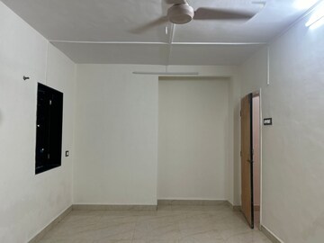 Room in 1 BHK Apartment at Kiran Chandra CHS, Andheri West – for Rent