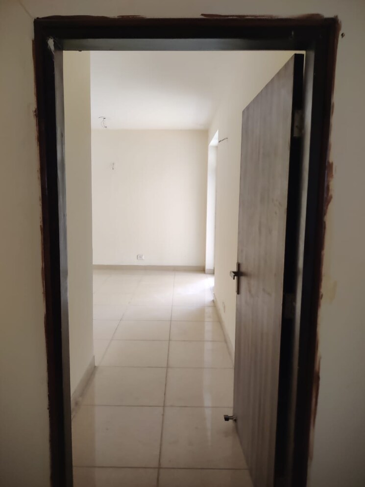 Room, sector 19b dwarka 3 Bedroom 1900 Sq.Ft. Apartment In Sector 19b Dwarka Delhi 8955126