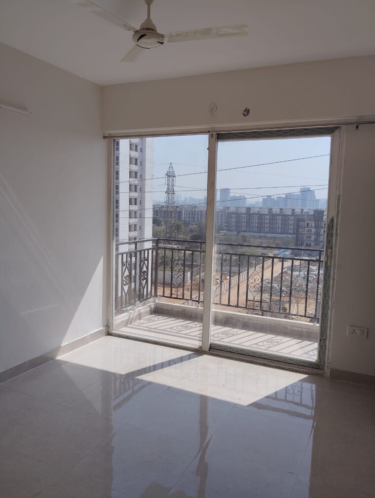 Room, rof-ananda 2.5 Bedroom 735 Sq.Ft. Apartment In Sector 95 Gurgaon 8955144