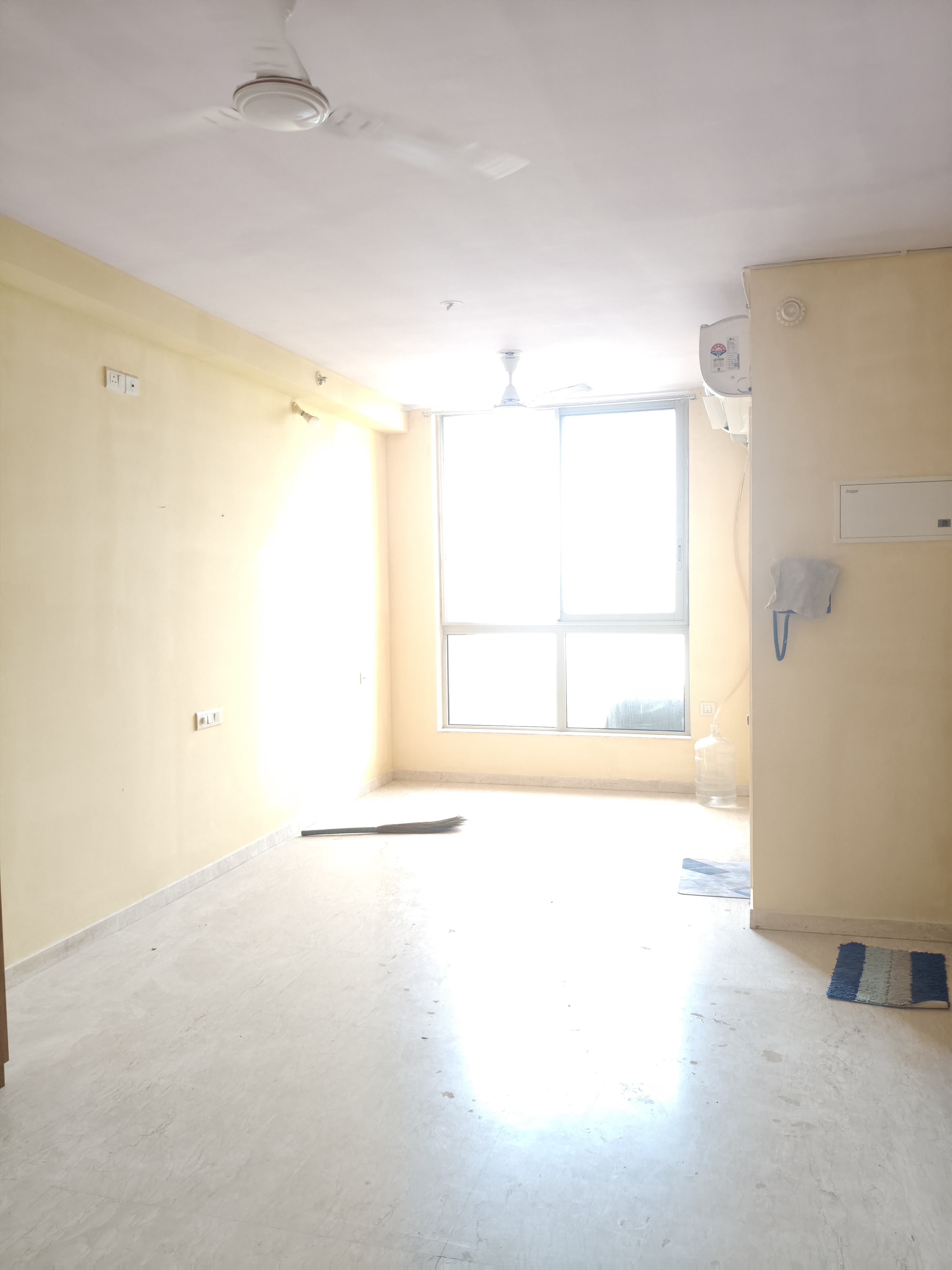 1 Rk  300 Sq.Ft. Apartment in Hiranandani Estate Solitaire C