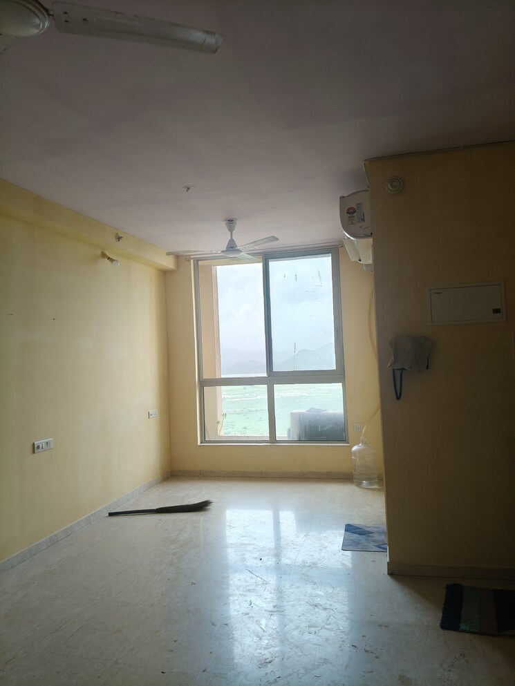 Room, hiranandani-estate-solitaire-c 1 RK 300 Sq.Ft. Apartment In Ghodbunder Road Thane 8955138
