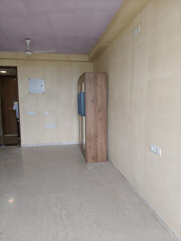 Room in 1 RK Apartment at Hiranandani Estate Solitaire C, Ghodbunder Road – for Rent