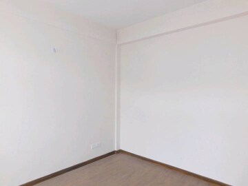 Room in 3 BHK Independent House at Wave Executive Floors, Wave City – for Rent