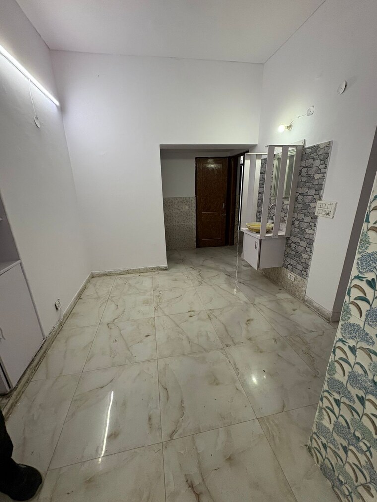 Bathroom, ansal-plaza-sector-23 3.5 Bedroom 900 Sq.Ft. Villa In Sector 23 Gurgaon 8955198