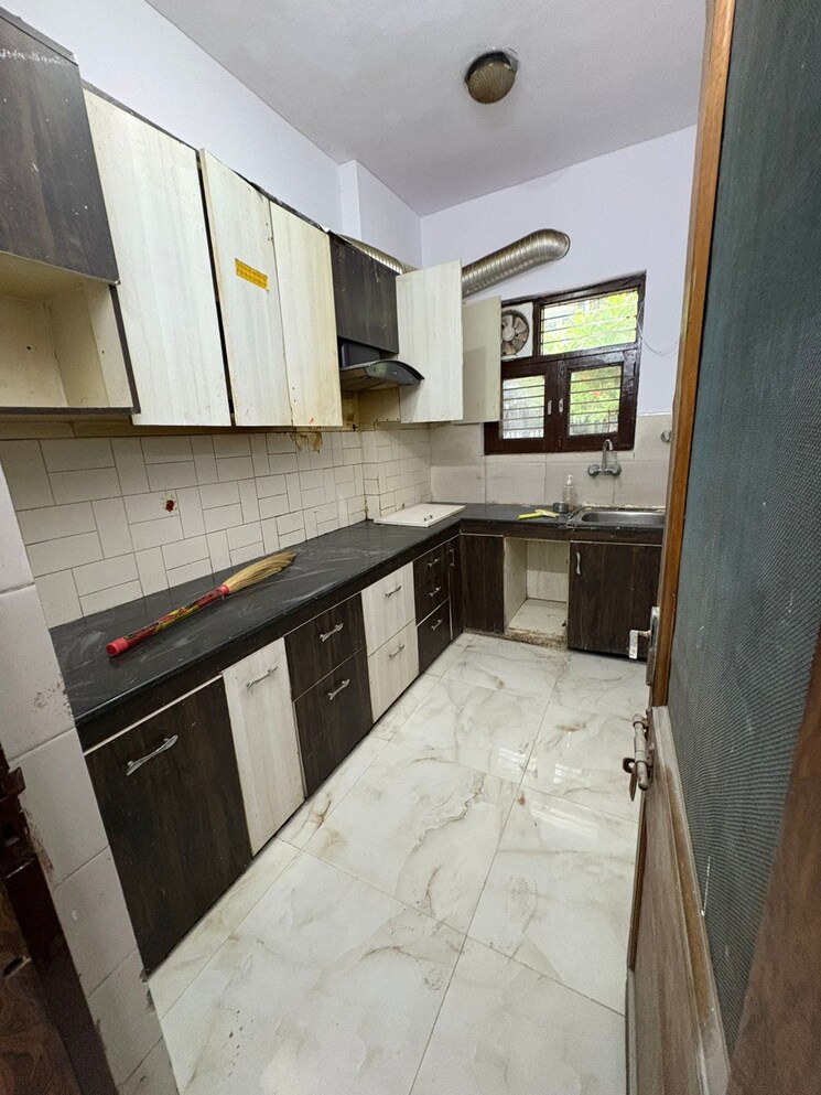 Kitchen, ansal-plaza-sector-23 3.5 Bedroom 900 Sq.Ft. Villa In Sector 23 Gurgaon 8955198
