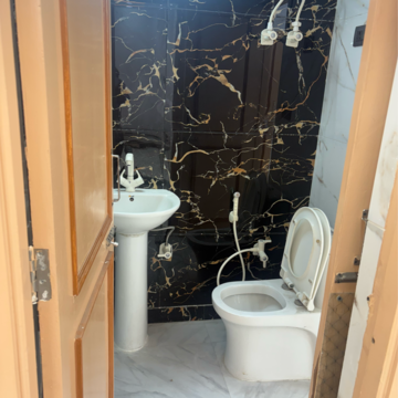 Balcony in 3 BHK Builder Floor at Ashoka Enclave Faridabad, Ashoka Enclave – for Rent
