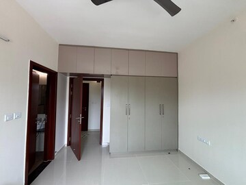 Room in 3 BHK Apartment at LnT Raintree Boulevard, Hebbal – for Rent
