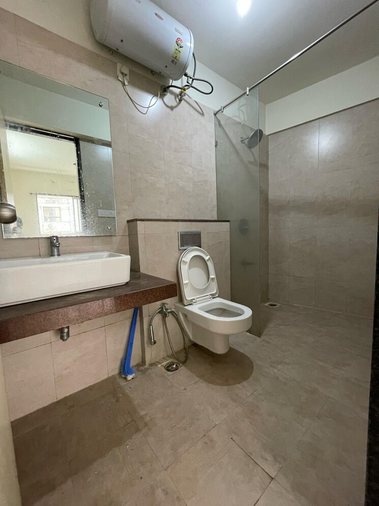 Bathroom, godrej-central 2 Bedroom 750 Sq.Ft. Apartment In Chembur Mumbai 8955237