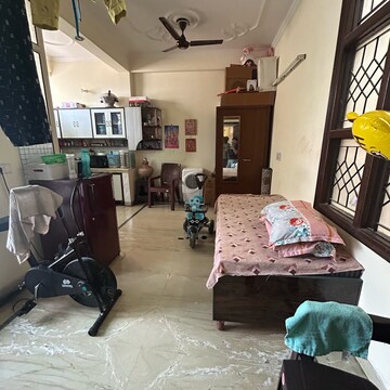 Team Area in 1 BHK Villa at Sector 21 – for Rent