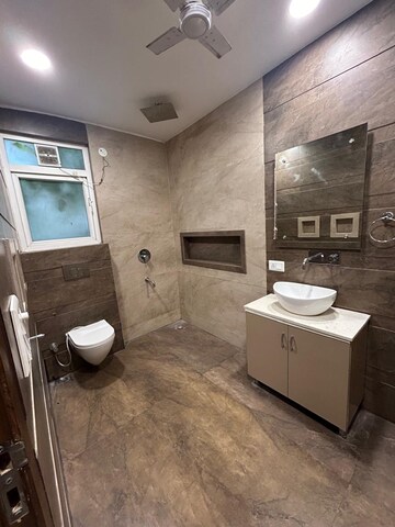 Bathroom in 3 BHK Builder Floor at Ansal Plaza Sector-23, Sector 23 – for Sale