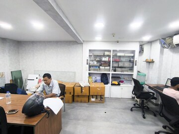 Gym in  Showroom at Hazra Road – for Rent